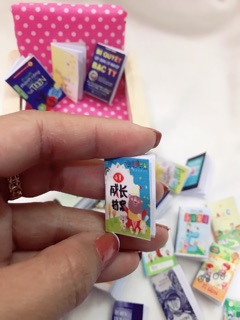 Sách, vở mini cho búp bê