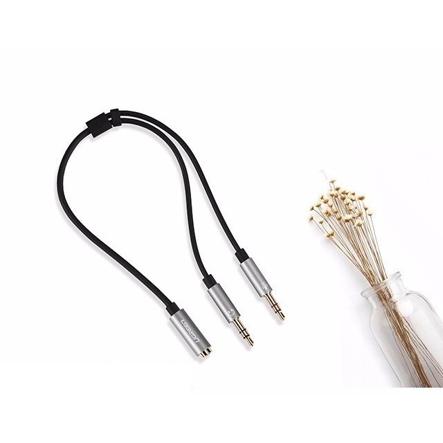 Cáp Audio chuyển tai nghe 3.5mm sang 2 đầu Mic và Tai nghe dài 20CM UGREEN AV140 20899