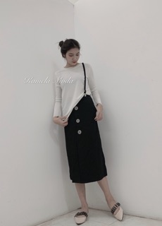 Chân váy dài vạt đính cúc