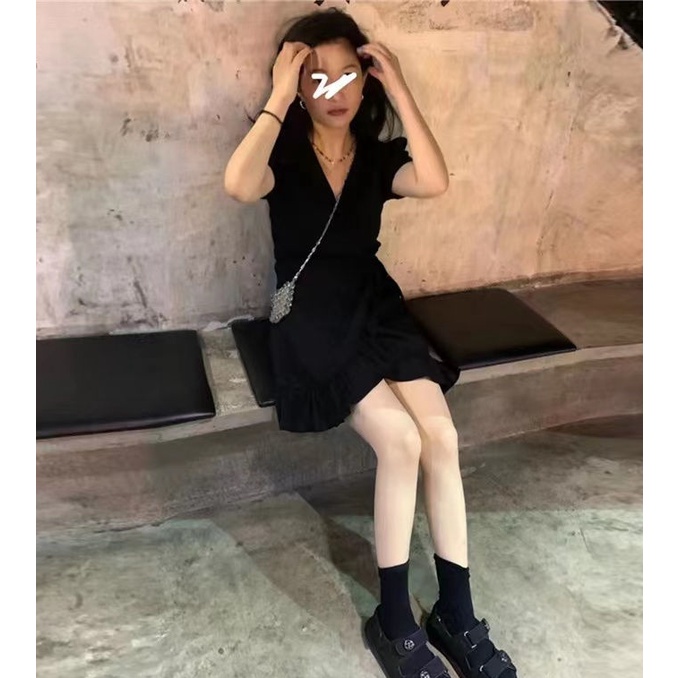 AMOI Đầm Đen Cổ Chữ V Chiết Eo Phong Cách Thời Trang Pháp 2022 Dành Cho Nữ