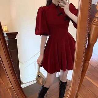 Đầm tàu nhung đỏ phồng