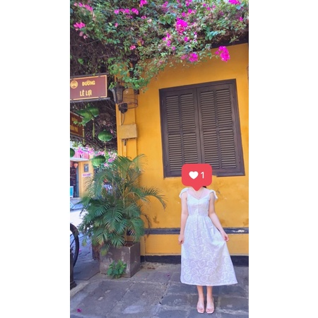 Pass váy trắng dây