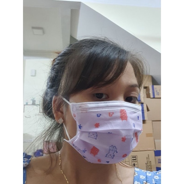 Hộp 50 Chiếc Khẩu Trang y tế 4 lớp Họa tiết Hello Kitty Hồng cho người lớn | BigBuy360 - bigbuy360.vn