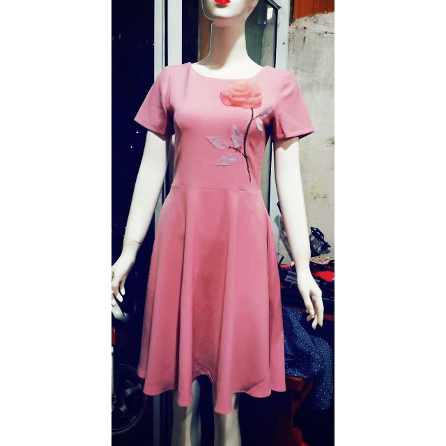 Đầm thiết kế