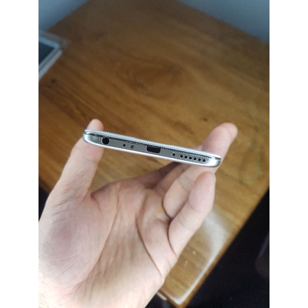 Điện thoại Vivo Y67A 4/32, 2 Sim, Chip MTK 6750 8 nhân để