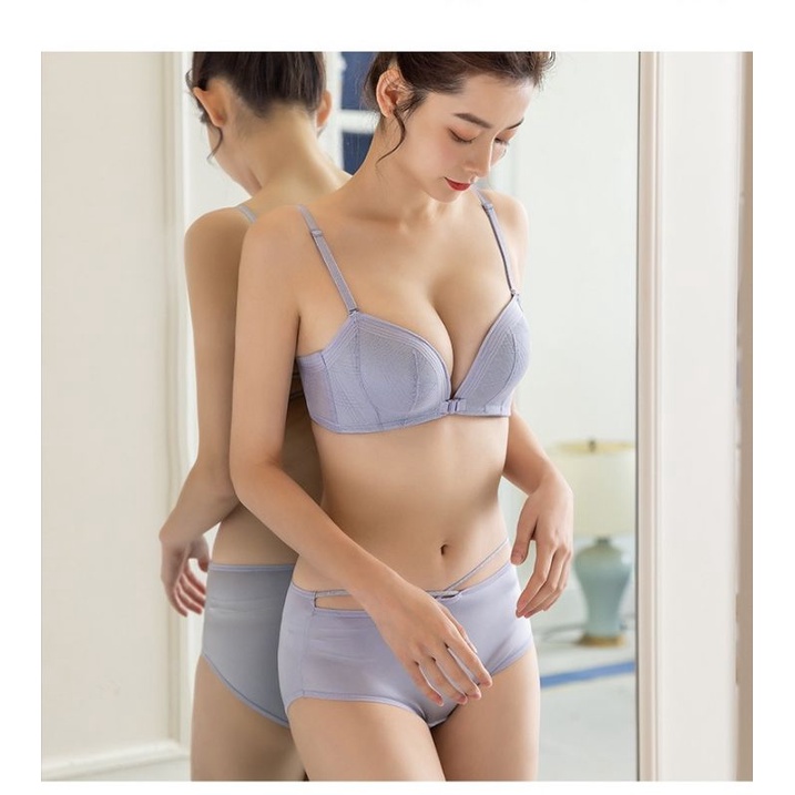#C3: Áo lót cao cấp không gọng, khuy cài trước, đệm su non dày 6cm, dễ kết hợp với váy hở lưng.