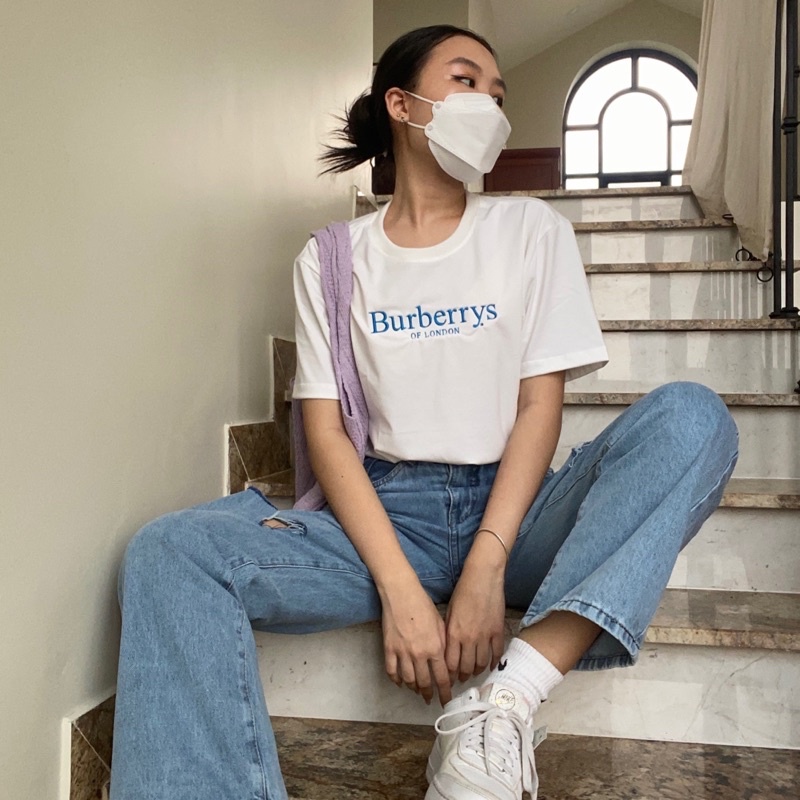 Áo thun thêu tay ngắn Berry London