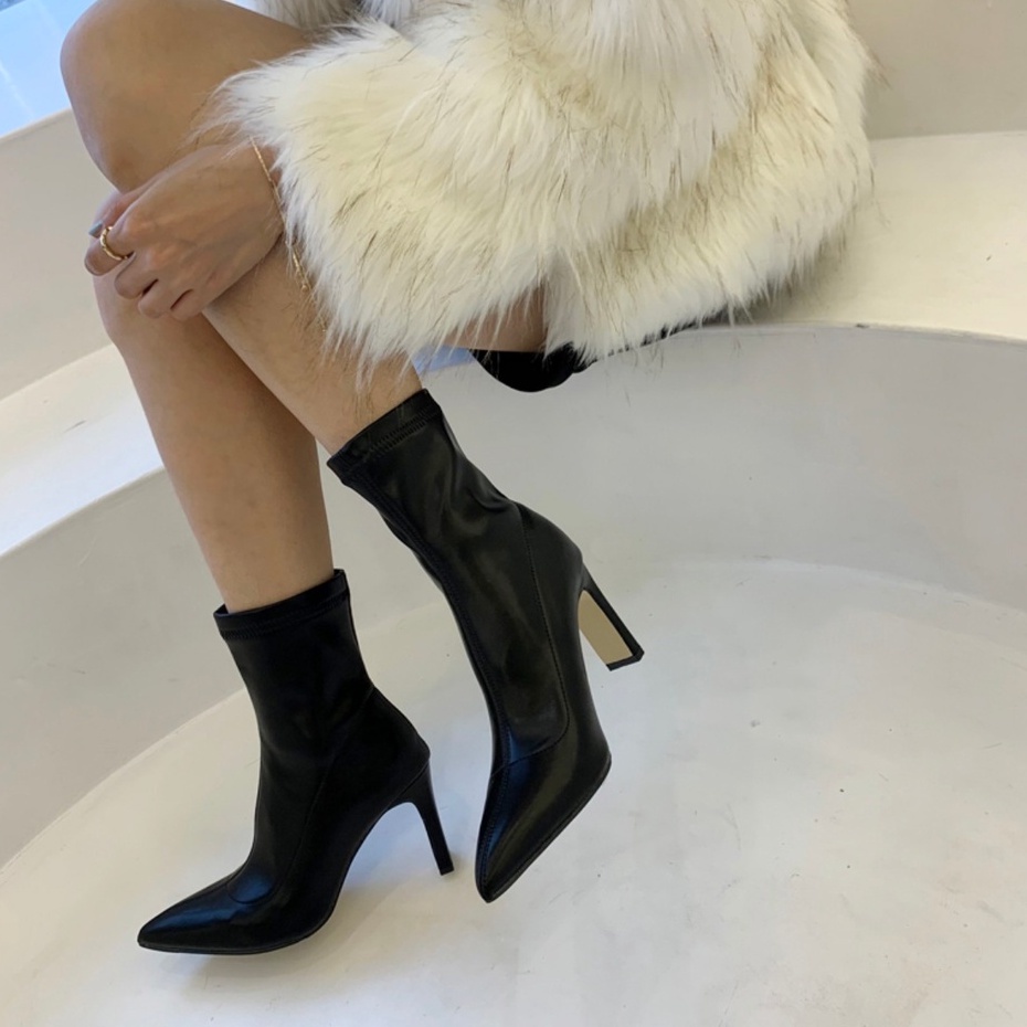 Giày boots cao gót không khoá cổ lửng gót bẹt vuông mũi nhọn 7cm