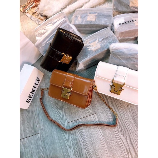 Túi C & k khoá lạ mang phong cách thời trang nữ siêu xinh