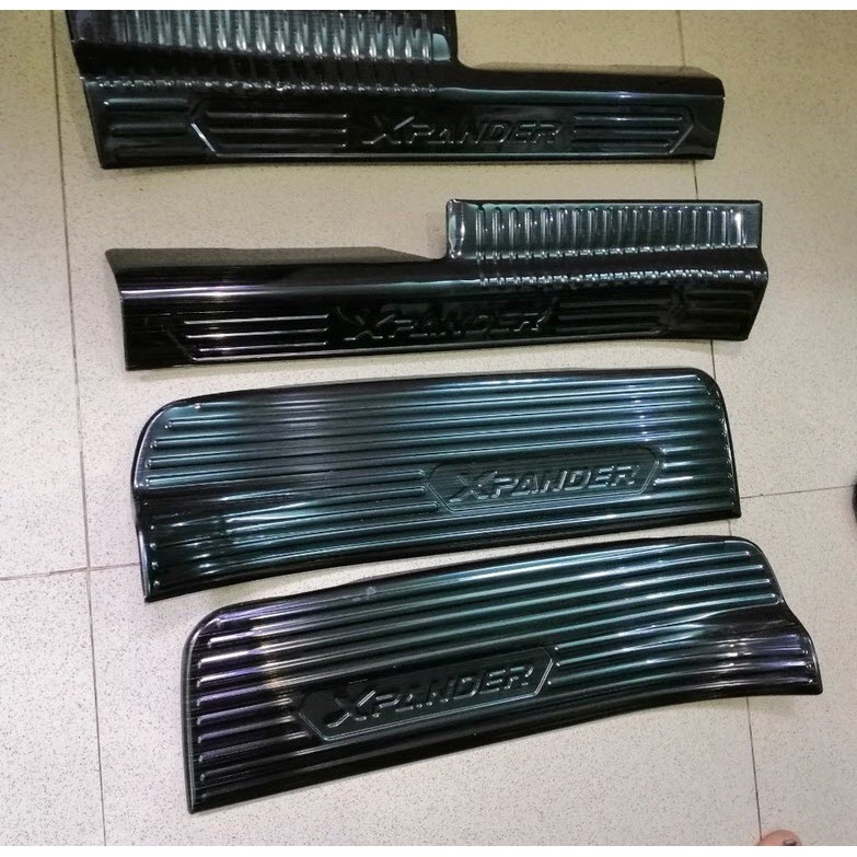 Ốp bậc cửa Mitsubishi Xpander 2018, 2019, 2020, 2021 - tặng phụ gia tăng dính
