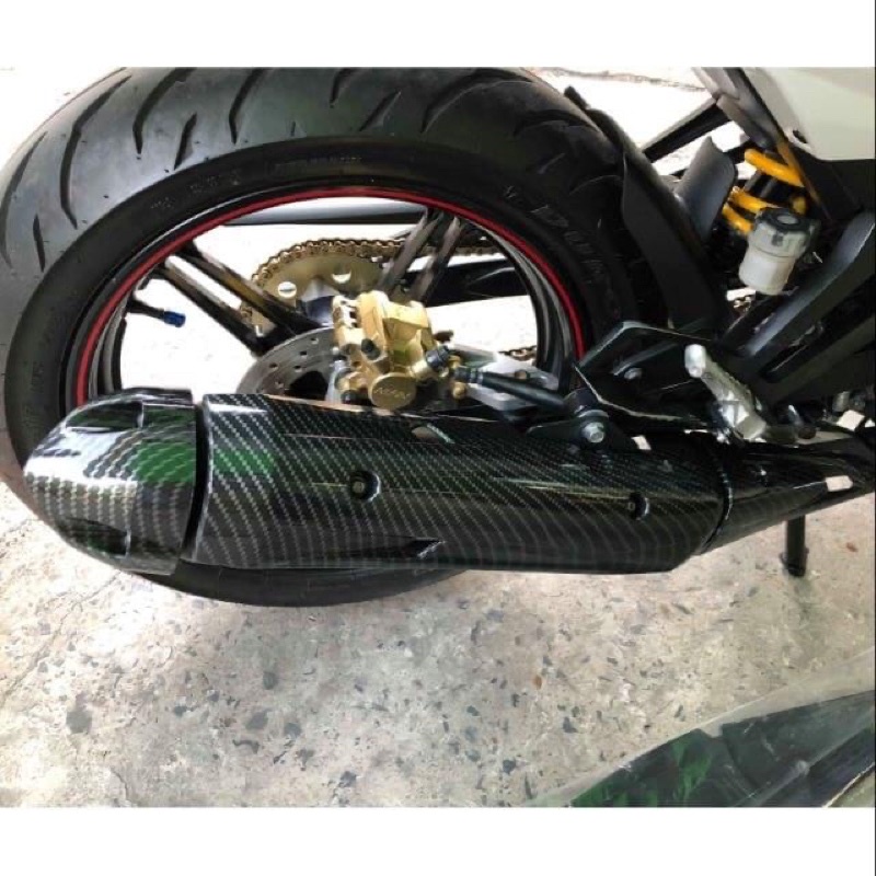 Ốp pô và chụp đích pô xe EX 150 giả zin màu đen-Cacbon