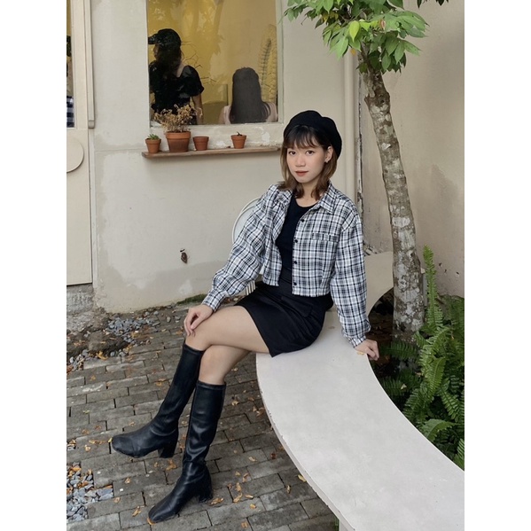 Sơ mi croptop nữ Kurobyn có sẵn