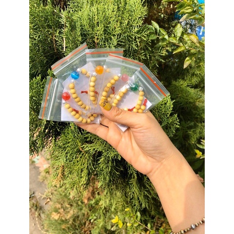 Vòng dâu tằm mix bạc và đá cho bé