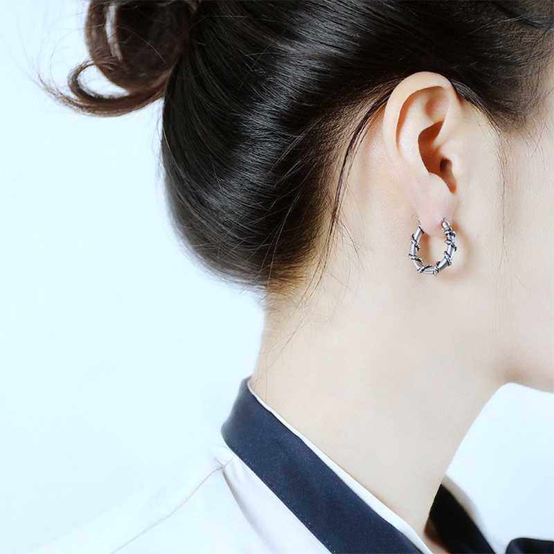 Khuyên Tai Dạng Vòng Xoắn Bằng Thép Titan Thời Trang Mừng Năm Mới