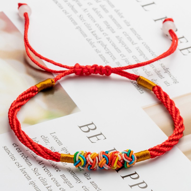 Vòng chỉ đỏ Tây Tạng tết cá tính