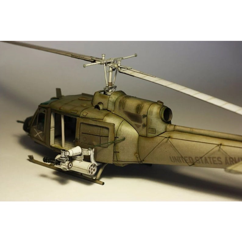 Bộ kit mô hình giấy 3D Máy bay trực thăng
Bell UH-1 Iroquois