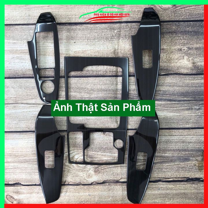 Ốp nội thất cho xe ô tô Mazda 3 2017-2019 vân Titan bảo vệ chống trầy xước và làm đẹp xe