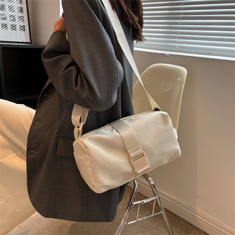 Oxford Cloth Messenger Bag Fashionable High Sense Gym Bag Women's Small Horizontal Leisure Solid Color Shoulder Commuter Toast Bag rZJS