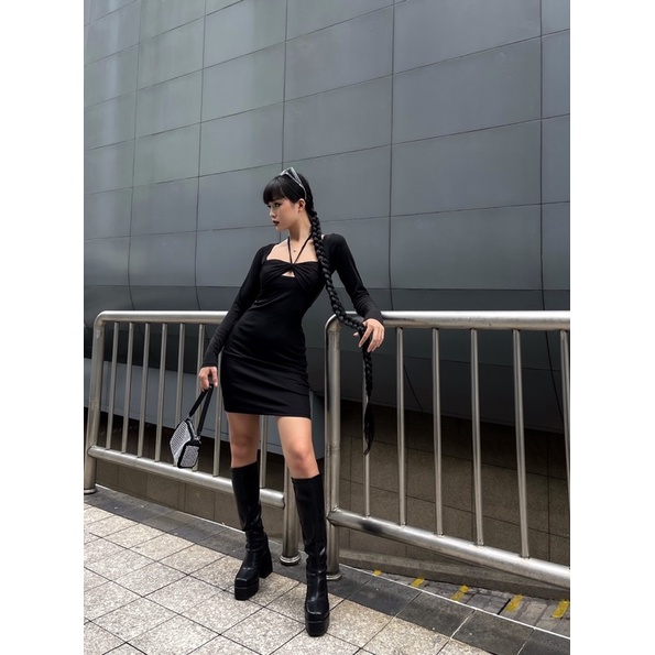 Đầm cột cổ ngắn