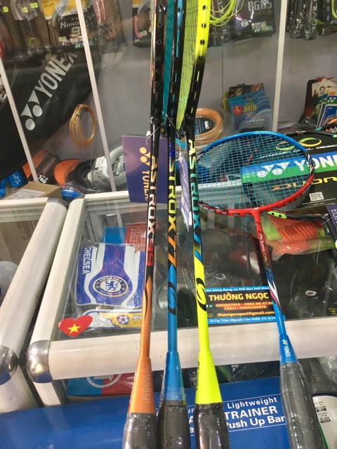 Vợt Cầu Lông Yonex Khung Cacbon Siêu Bền Đan 9-10Kg Tặng Kèm Lưới, Cuốn Cán Và Trái Cầu