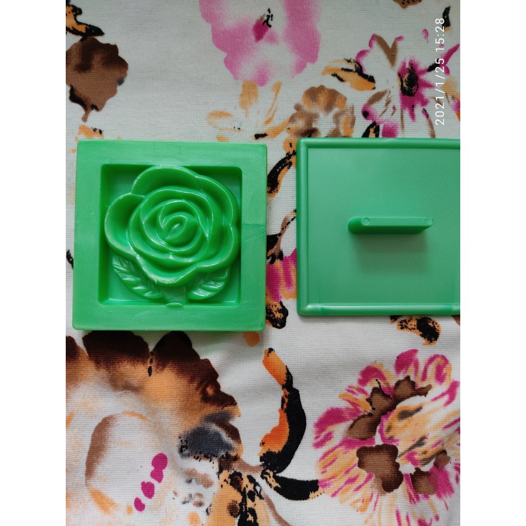 KHUÔN XÔI VUÔNG XANH 8 CM HÌNH HOA HỒNG - SEN  NGỌC LAN