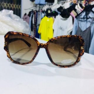 Kính Si hàng hiệu độc lạ