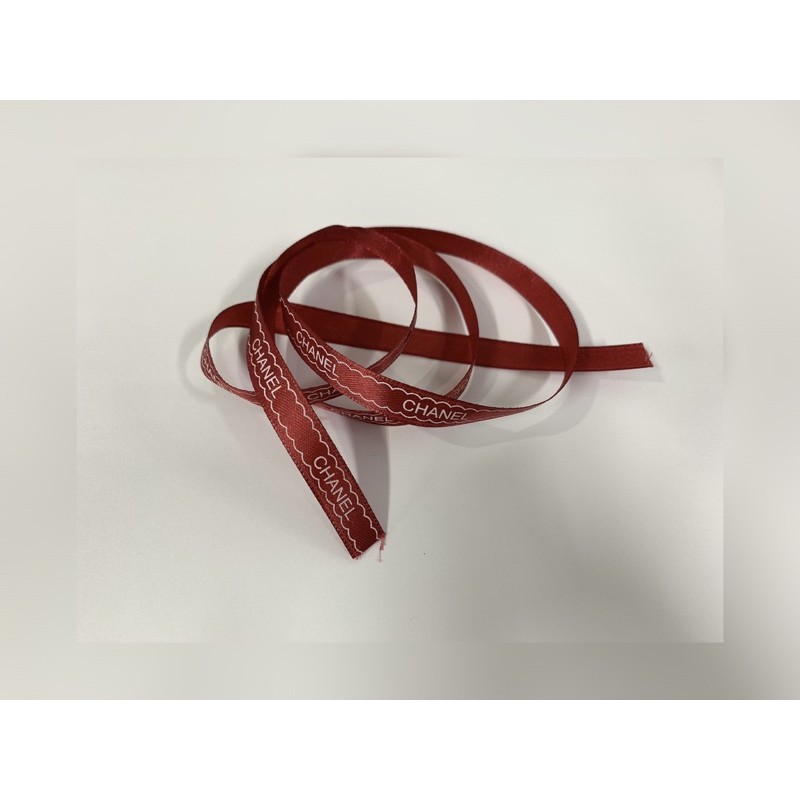 Ruy Băng Dây Đỏ Chữ Trắng CHANEL Ribbon