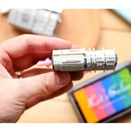 Con dấu in chữ câu văn quotes thông điệp + ngày tháng năm trang trí sổ vintage D04