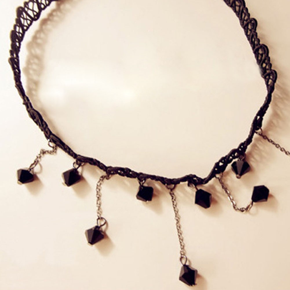 [Mã FASHIONCB232 hoàn tối đa 15K xu đơn 50K] Vòng cổ choker phối ren hoa màu trơn đính đá xinh xắn cho nữ | BigBuy360 - bigbuy360.vn