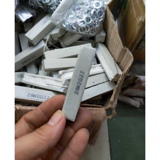 5 Điện trở sứ 2.2ôm 20w