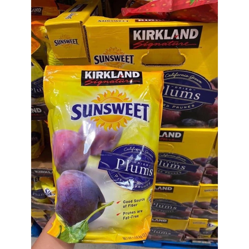 Mận sấy khô chua ngọt Sunsweet Plums Kirkland (1.59kg)