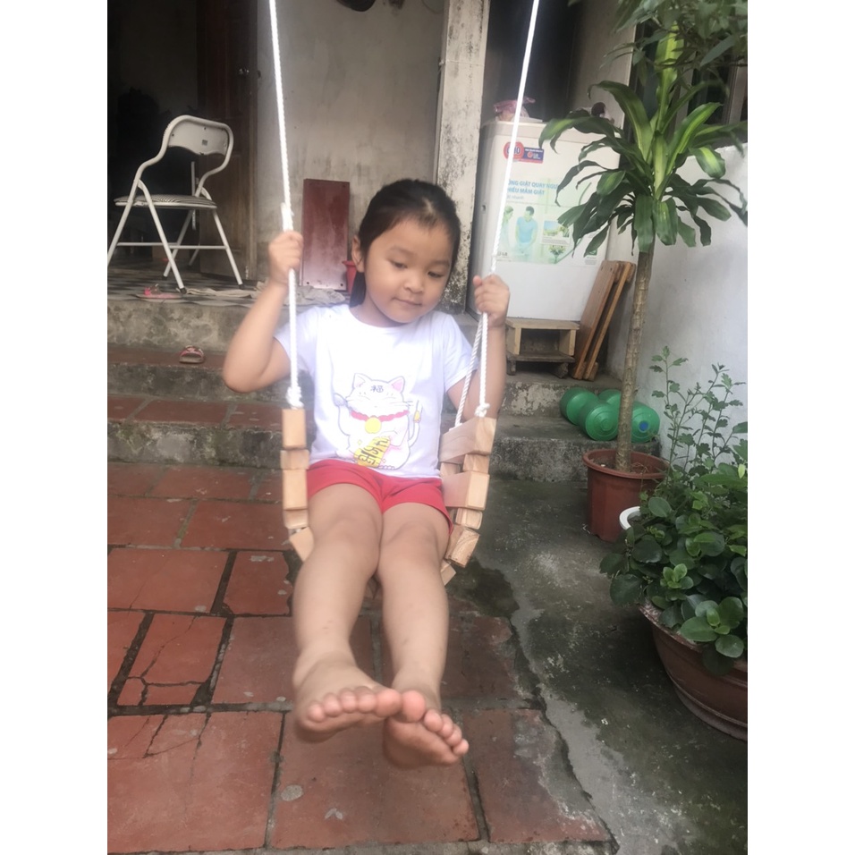 Xích Đu Sân Vườn Chất Liệu Gỗ Tự Nhiên