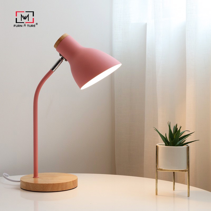 Đèn bàn gỗ bắc âu dạng ống macaron màu sắc hiện đại thương hiệu MW FURNITURE