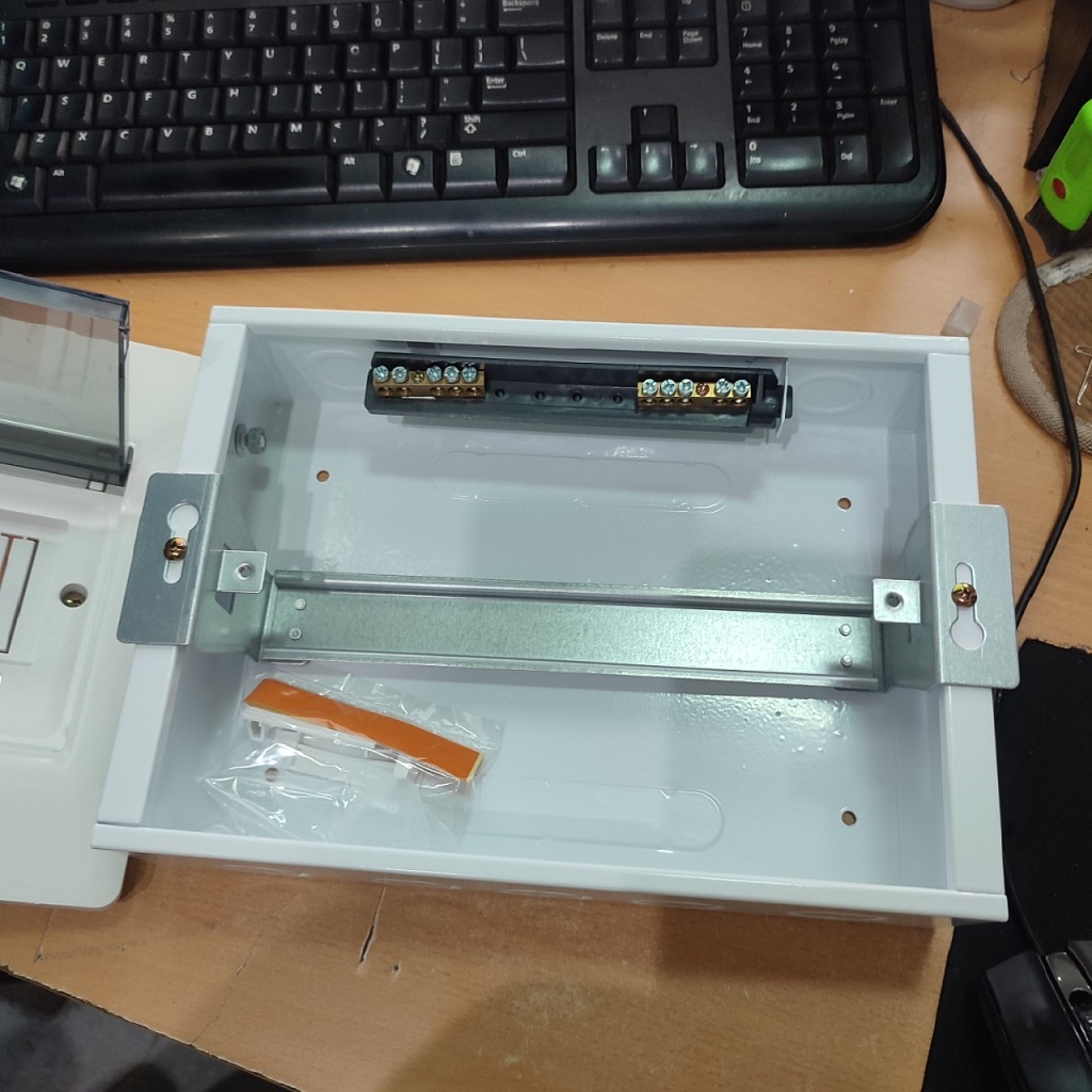 Tủ điện âm tường chứa 10 modul hàng chính hãng MPE Model TS10