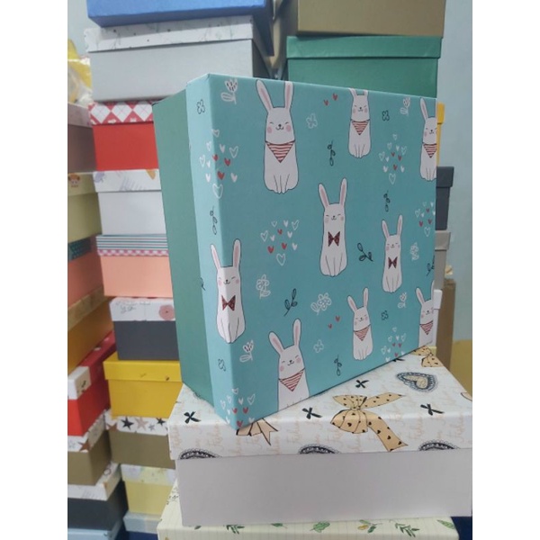 HỘP QUÀ VUÔNG SIZE 25X25 CAO 10CM