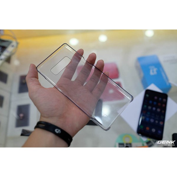 Ốp Clear cover tặng kèm theo máy Samsung Note 8