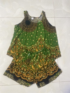 Bộ đồ lanh đùi