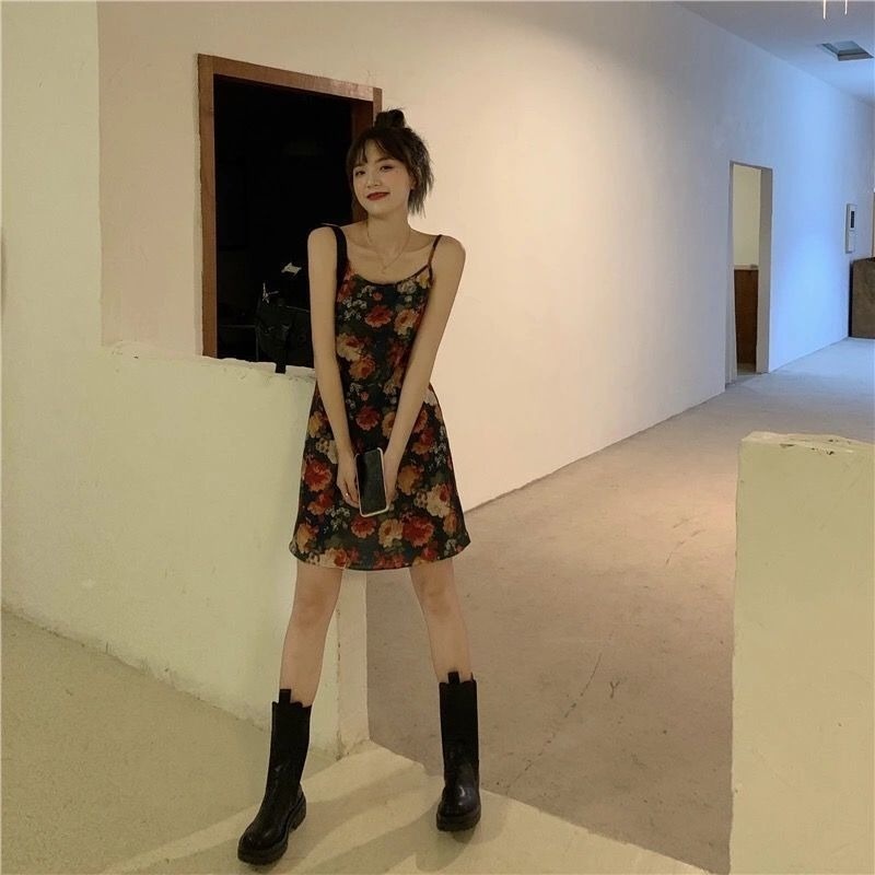 Đầm hai dây họa tiết hoa nhí xinh xắn phong cách retro Hàn Quốc
