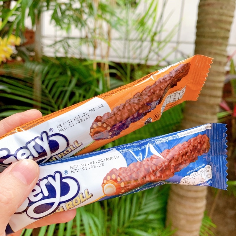 1 gói bánh Gery cuộn phủ socola 23g/gói