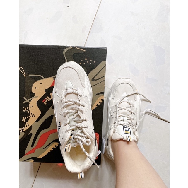 Giày Fila Tracer màu kem - size 40