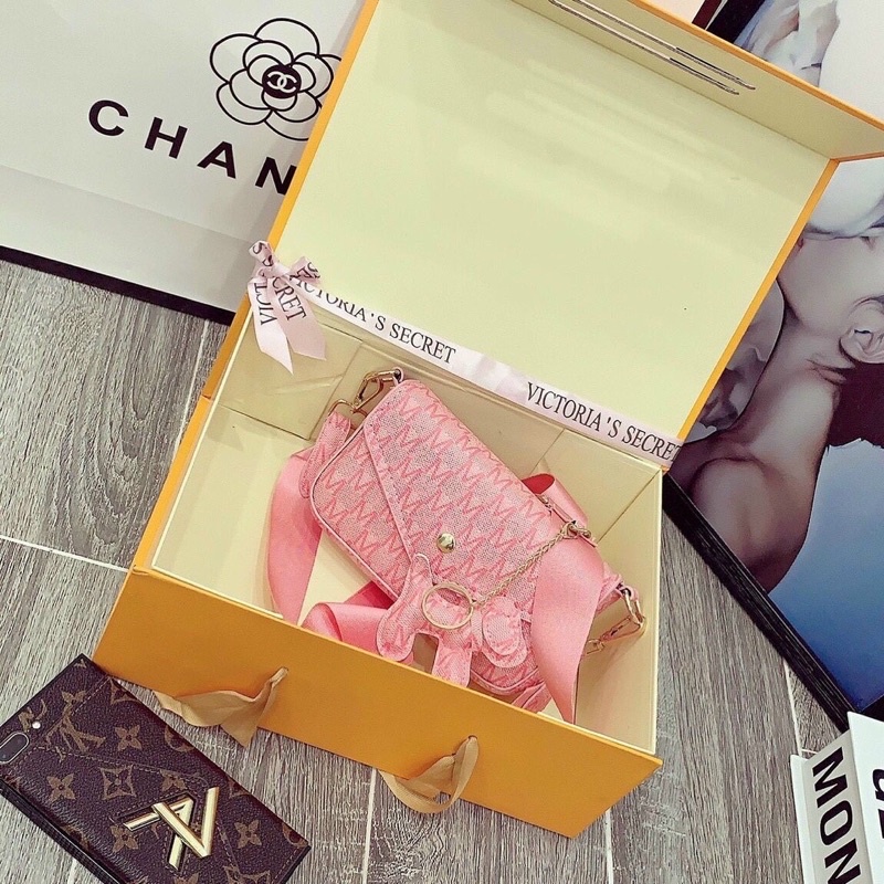 Túi đeo chéo mcm về hàng new 3 màu siêu xinh