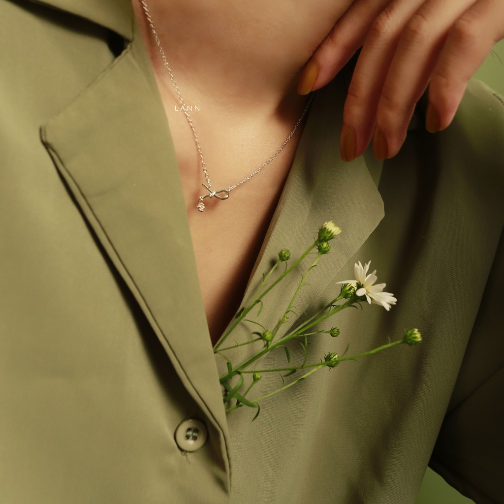 Vòng Cổ Thắt Nút Treo Đá Trắng BẠC S925 LANN N156