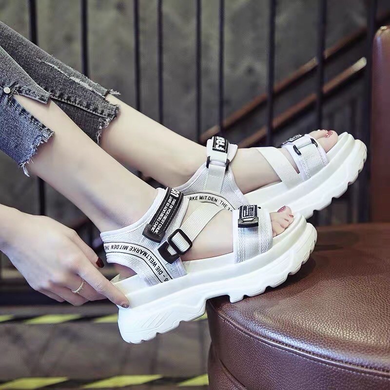 Giày Sandal Nữ Học Sinh Độn Đế FS 2 Màu Siêu Hot