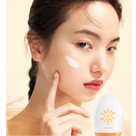 Kem Chống Nắng Bảo Vệ Da SPF50 + Dưỡng Da Sáng Khỏe Clovershop68