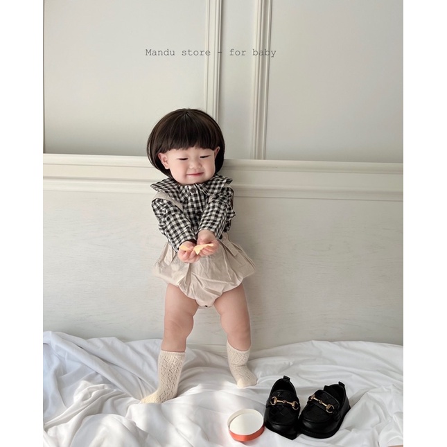 Set áo kèm quần yếm phong cách Hàn quốc cho bé