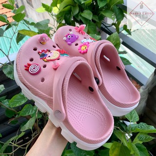 [ Tặng 12 jibitz ]Dép Cross Cá Bít Đầu Lượn Sóng Màu Hồng Đế Trắng Nữ Tính