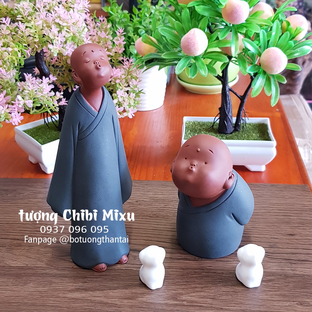 Bộ đôi hoàn hảo - 02 tượng chú tiểu bằng gốm tử sa cao cấp | BigBuy360 - bigbuy360.vn