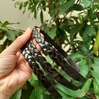 Bờm cài tóc nhựa màu đen kiểu thắt bính (bản 1cm)