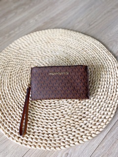 Ví cầm tay Michael Kors - gập