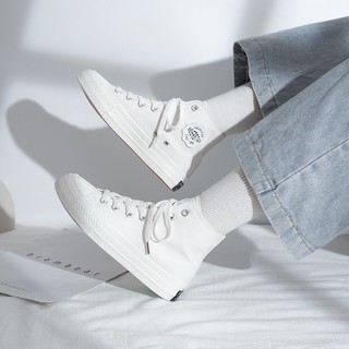 Giày Sneaker tự đổi màu